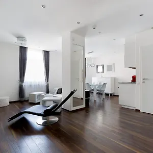 Square 2 Bedrooms - Michaelides Voeroesmarty Square Residences Apartment Budapest